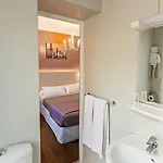 Modern 2* Paris