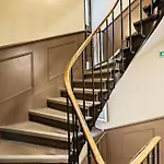 Modern 2* Paris