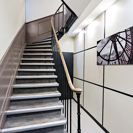 Modern 2* Paris