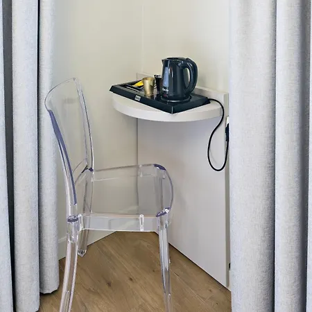 Modern 2* Paris